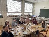 Französisches Frühstück der Französischgruppe der 5. Klassen