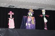 Sketches, Songs, Tanzdarbietungen, Filme und Fashionshows