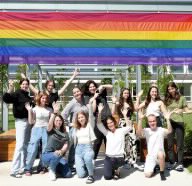 Regenbogenfahne zum Auftakt des Pride-Month gehisst