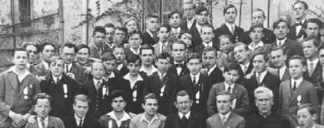 Foto der Maturanten des Jahrgangs 1935 mit dem künftigen Bundespräsident Rudolf Kirschläger